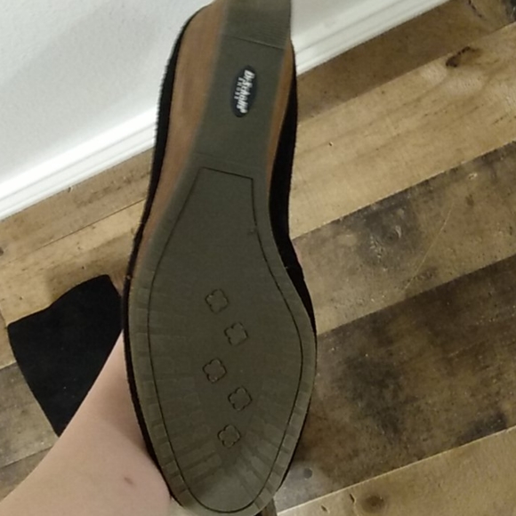 Shoes - Picture 3 of 7